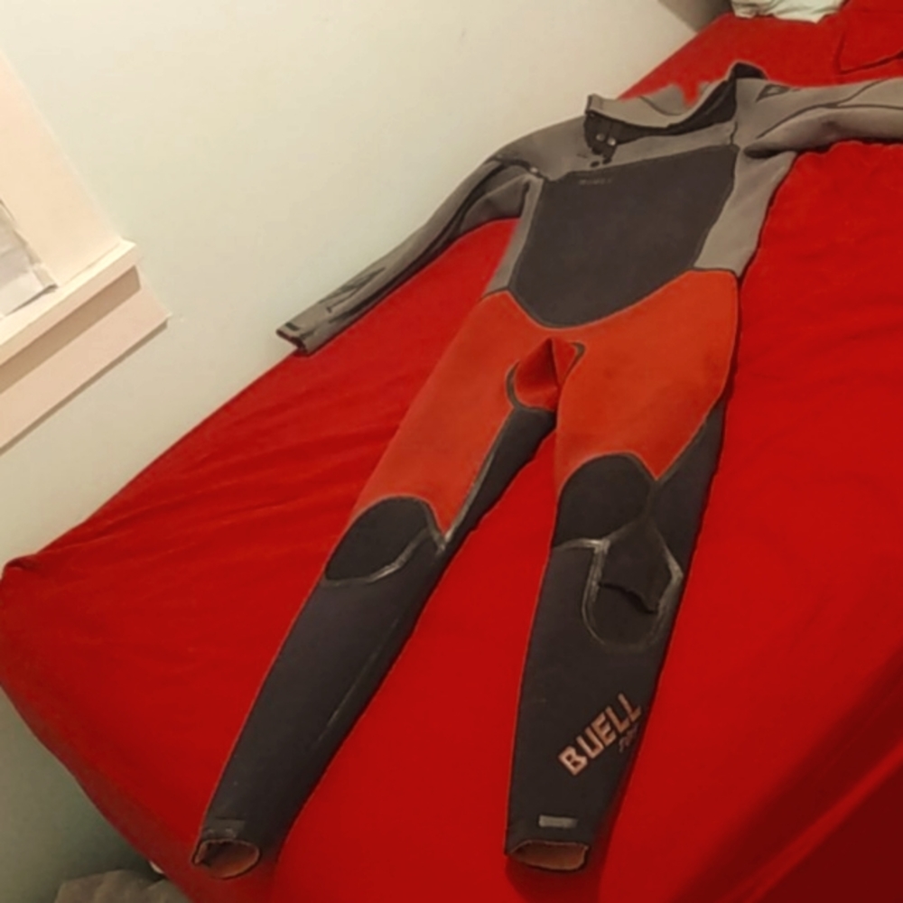 Wetsuit
